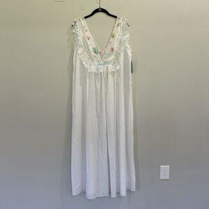 Odette Barsa White Vintage Nightgown Size‎ Medium Handmade Embroidered Details